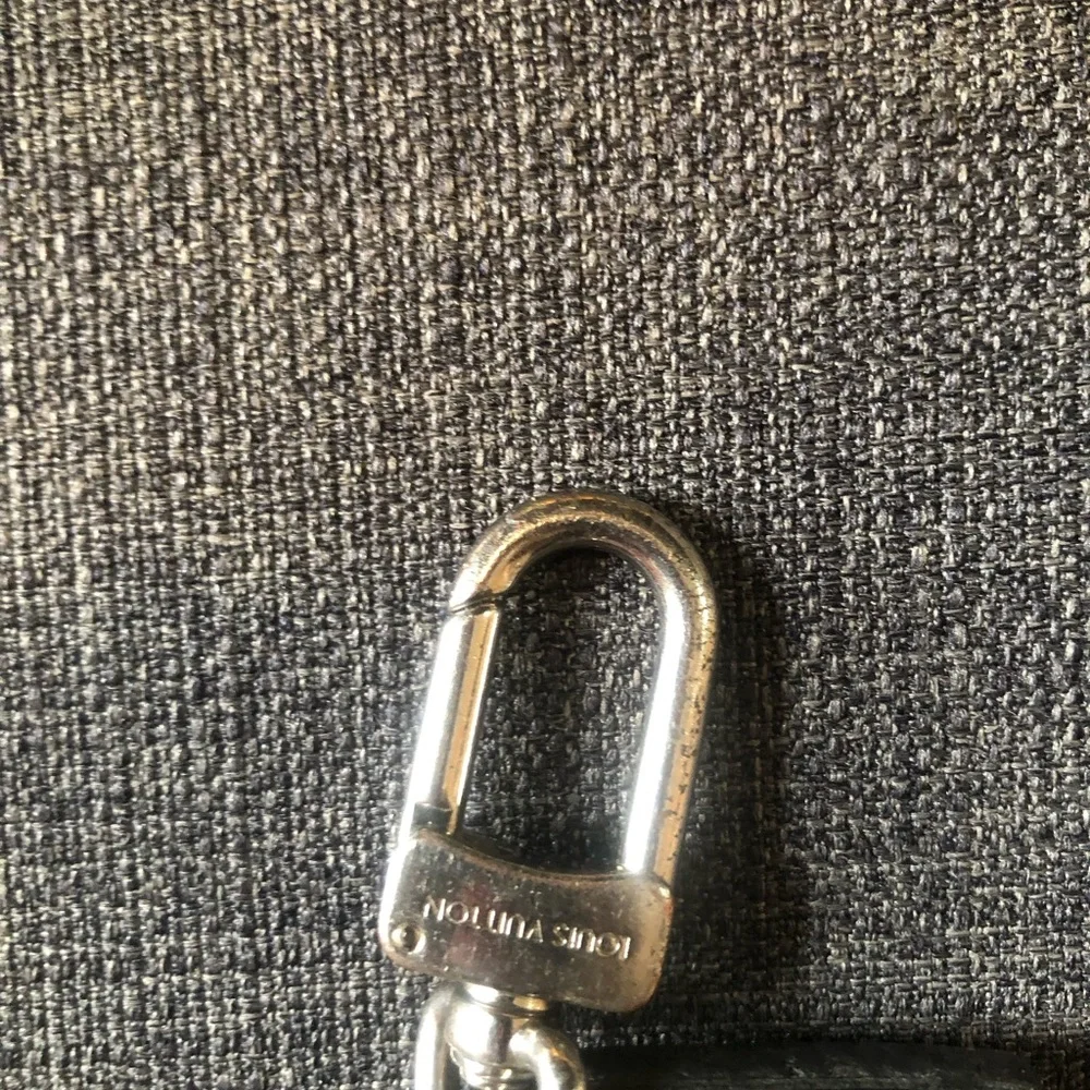 LV Black Leather Keychain - Picture 4 of 6